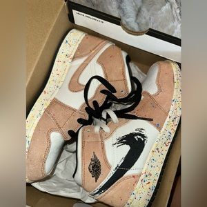 Air Jordan 1s a woman’s 7 is a 5.5y btw …